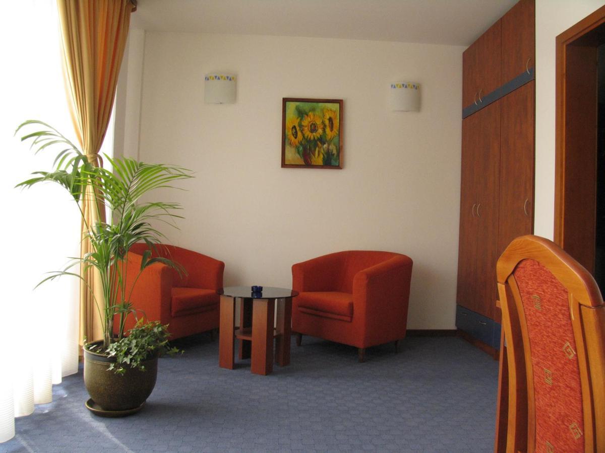 Hotel Latinka โซเฟีย ภายนอก รูปภาพ